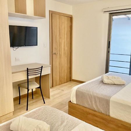 Hotel Brist0L Suites Centro Historico กูเอ็งกา ภายนอก รูปภาพ