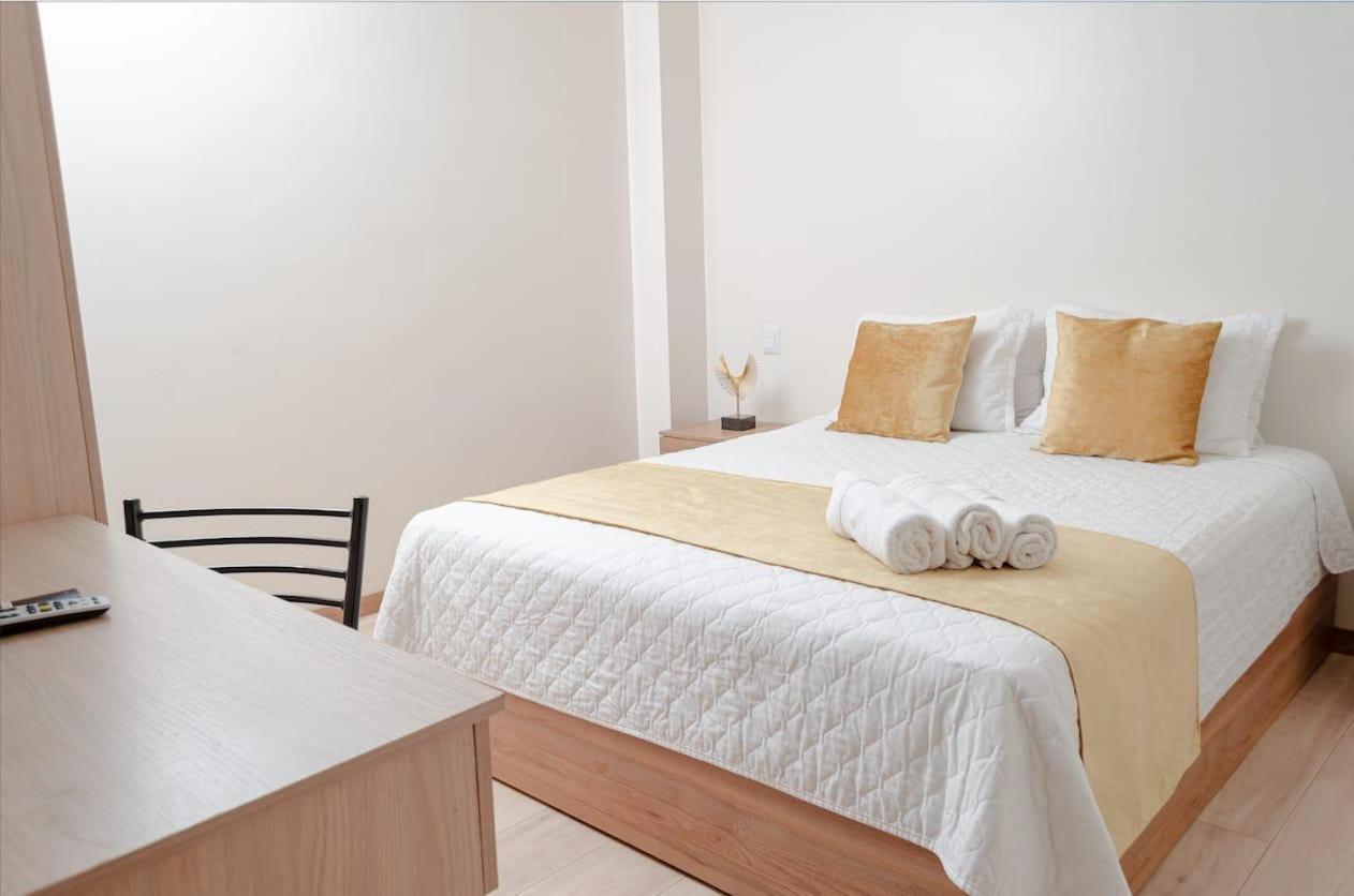 Hotel Brist0L Suites Centro Historico กูเอ็งกา ภายนอก รูปภาพ
