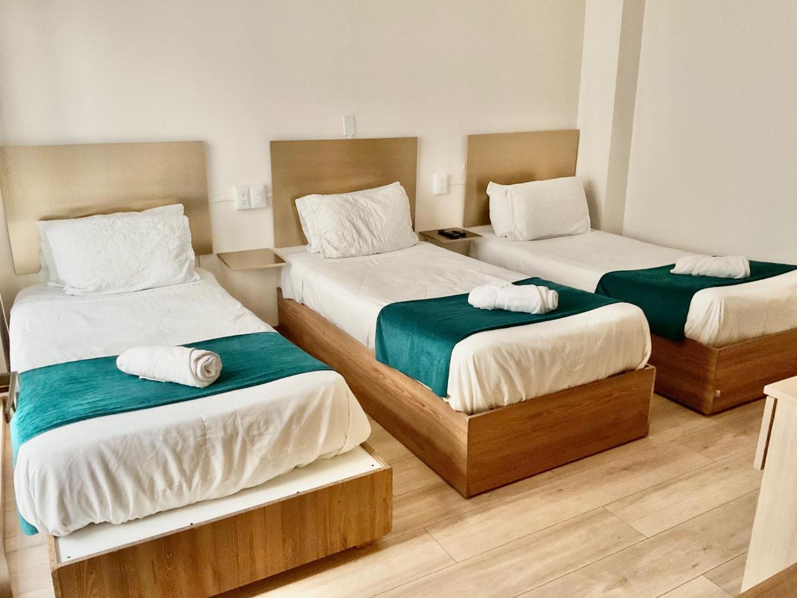 Hotel Brist0L Suites Centro Historico กูเอ็งกา ภายนอก รูปภาพ