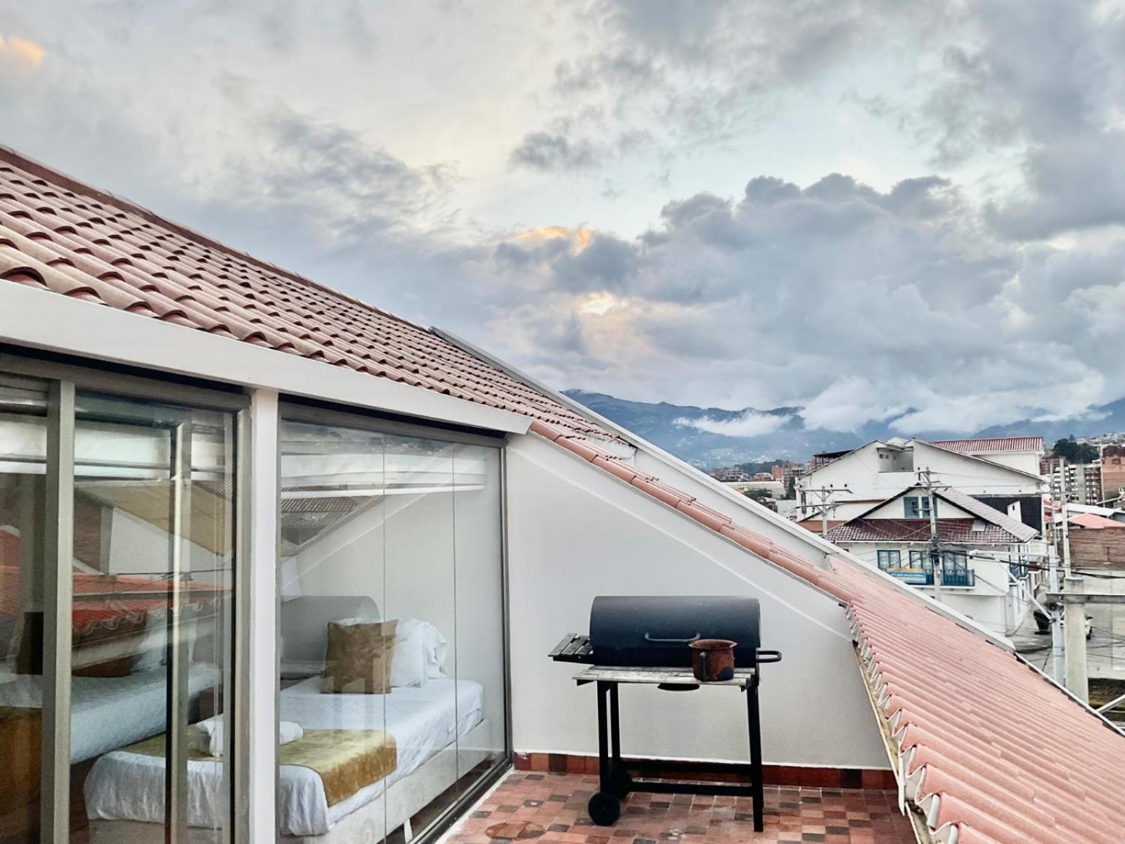 Hotel Brist0L Suites Centro Historico กูเอ็งกา ภายนอก รูปภาพ