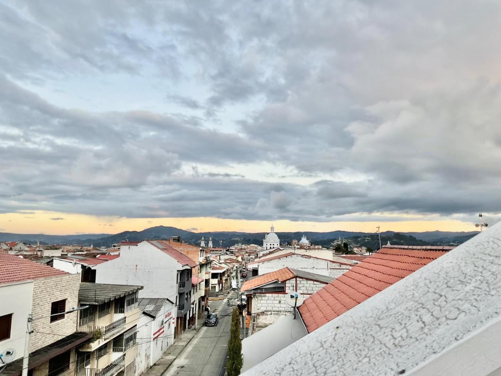 Hotel Brist0L Suites Centro Historico กูเอ็งกา ภายนอก รูปภาพ